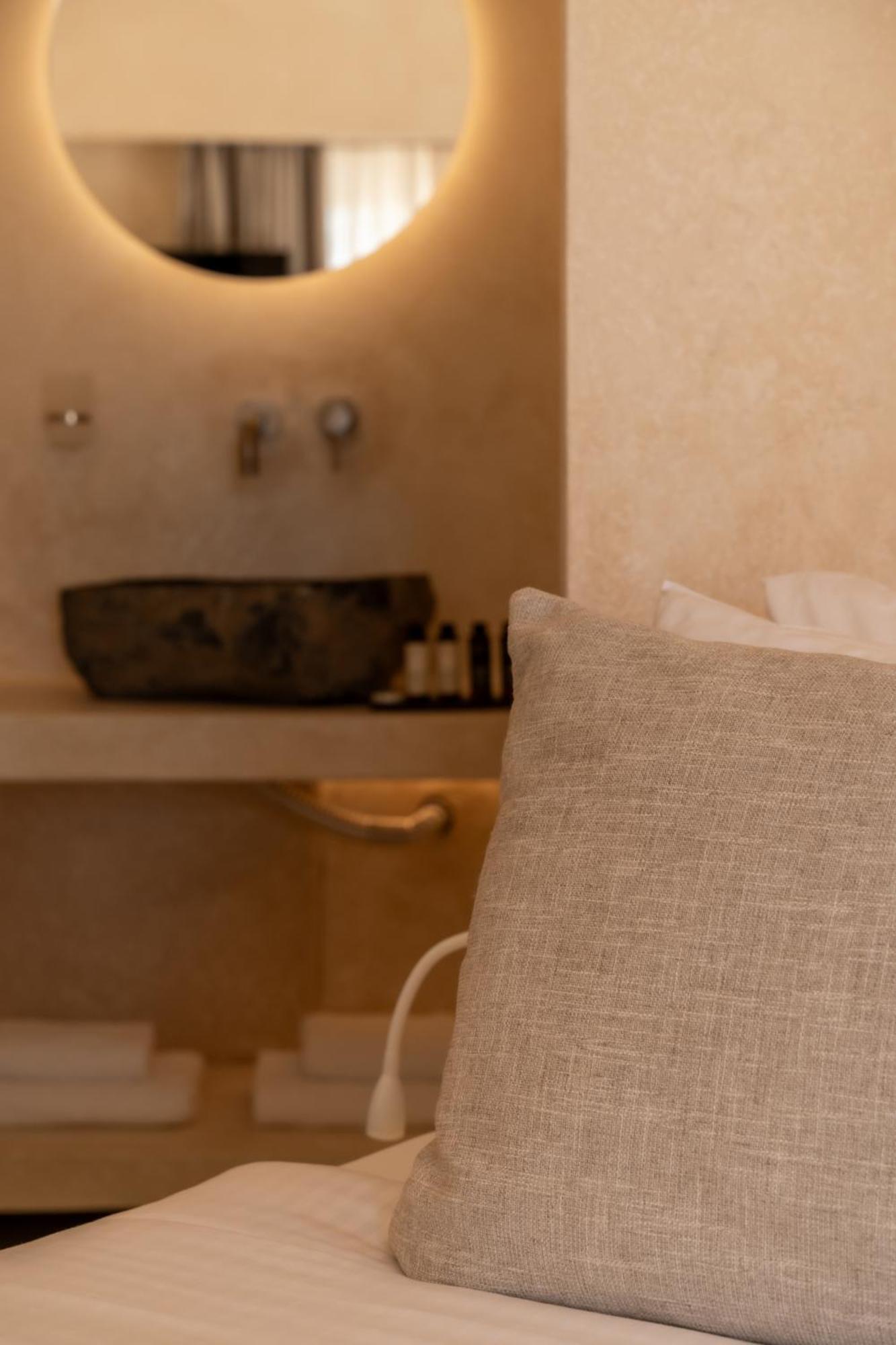 Heyday Luxury Suites Perissa  Zewnętrze zdjęcie